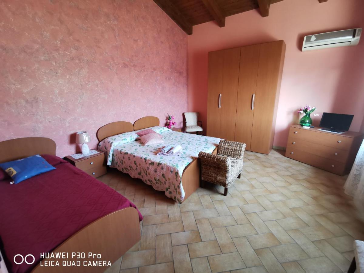 Bed And Breakfast "Anna" バニャーラ・カーラブラ エクステリア 写真